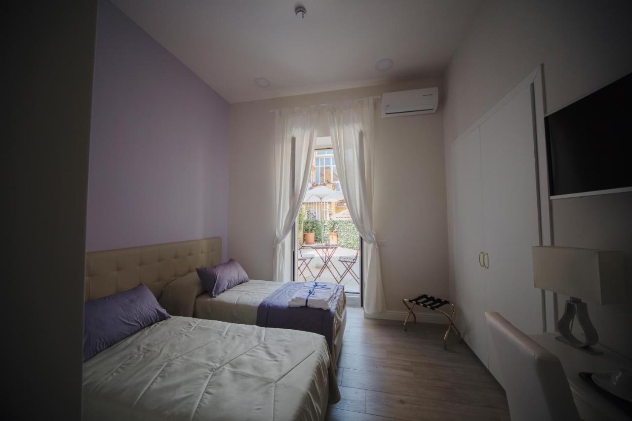 Prisca * Napoli